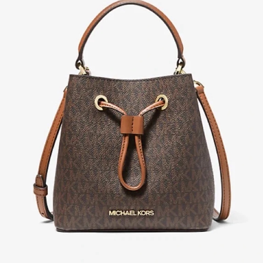 MK Michael Kors Suri Bucket Bag